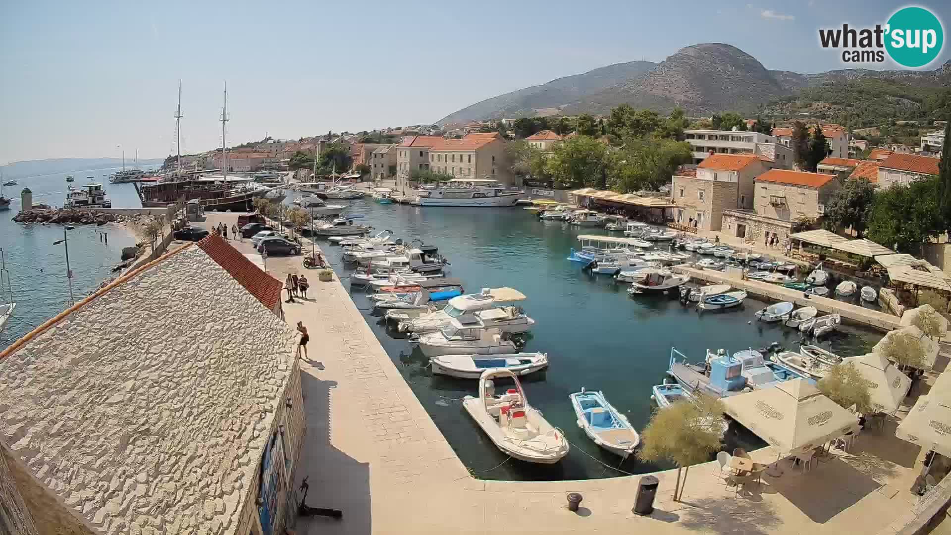 Webcam Bol Hafen – Liveblick auf Bol Riva & Marina