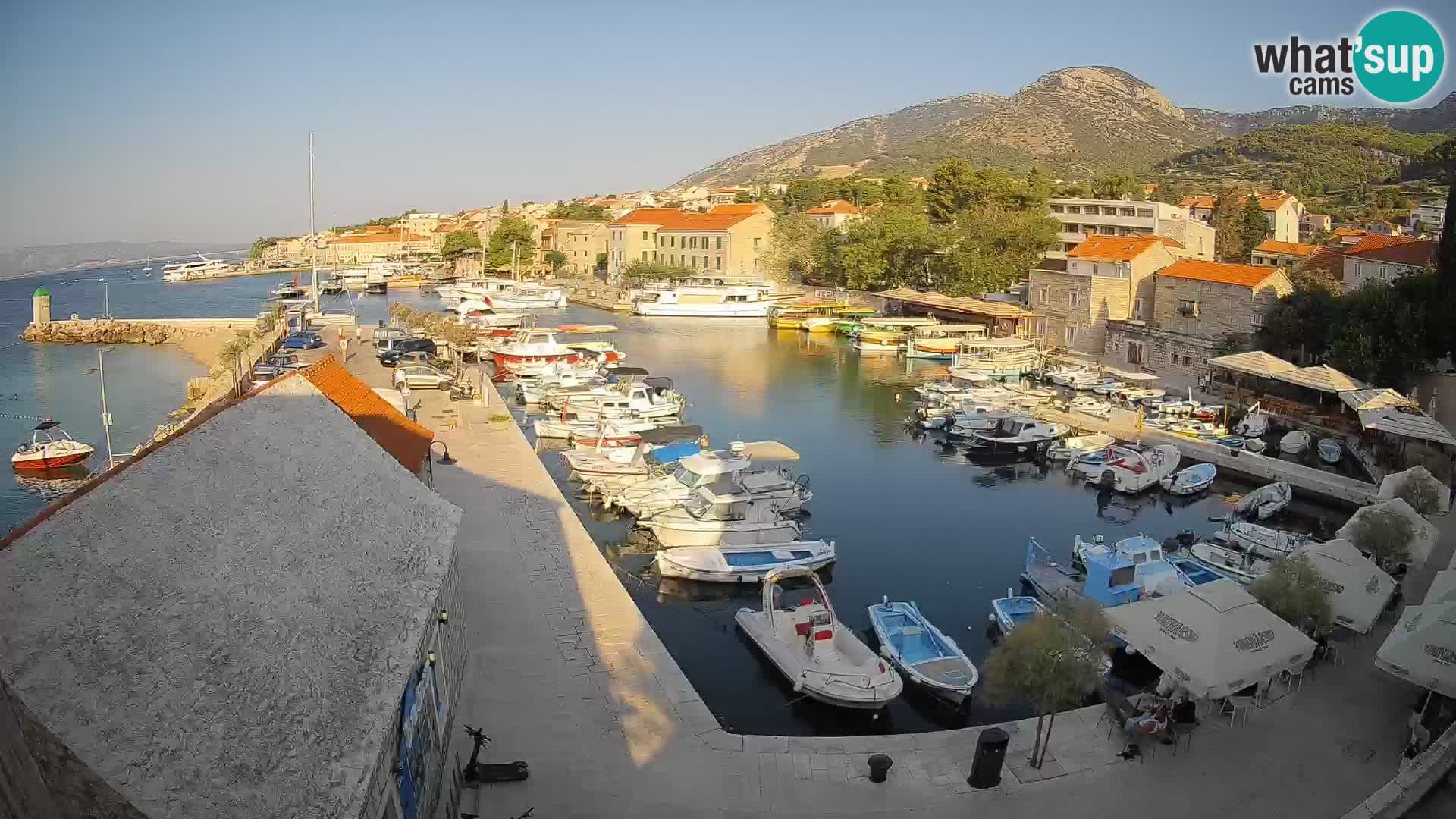 Webcam Bol Hafen – Liveblick auf Bol Riva & Marina