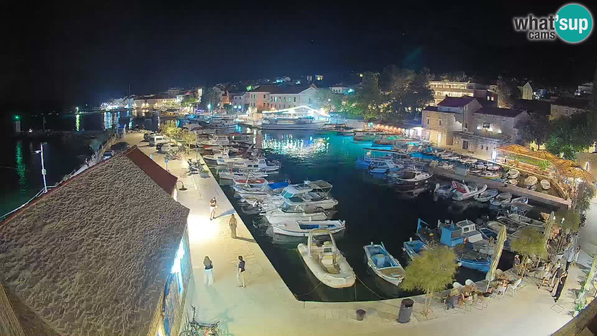 Webcam porto di Bol – Vista live sulla Riva e Marina