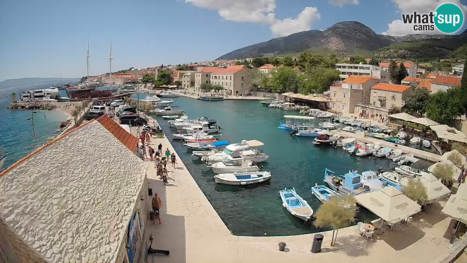 Webcam porto di Bol – Vista live sulla Riva e Marina