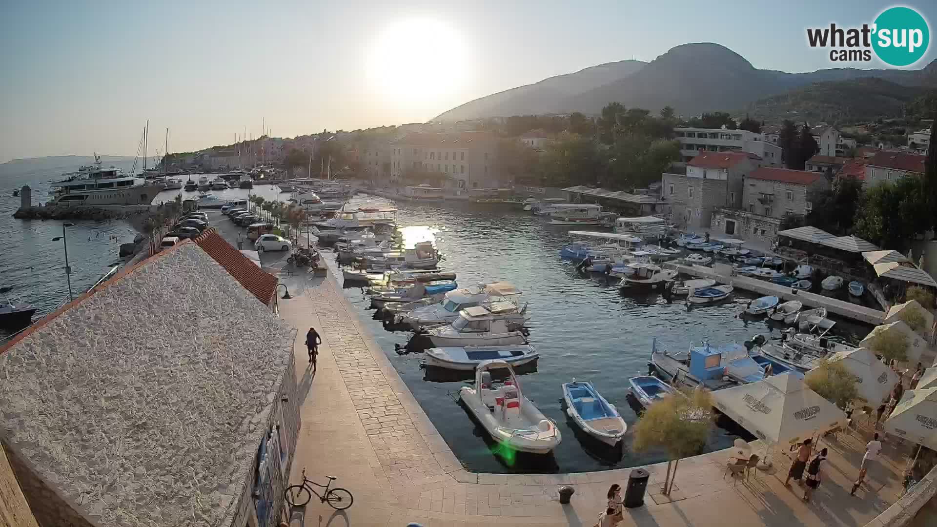 Webcam Bol Hafen – Liveblick auf Bol Riva & Marina