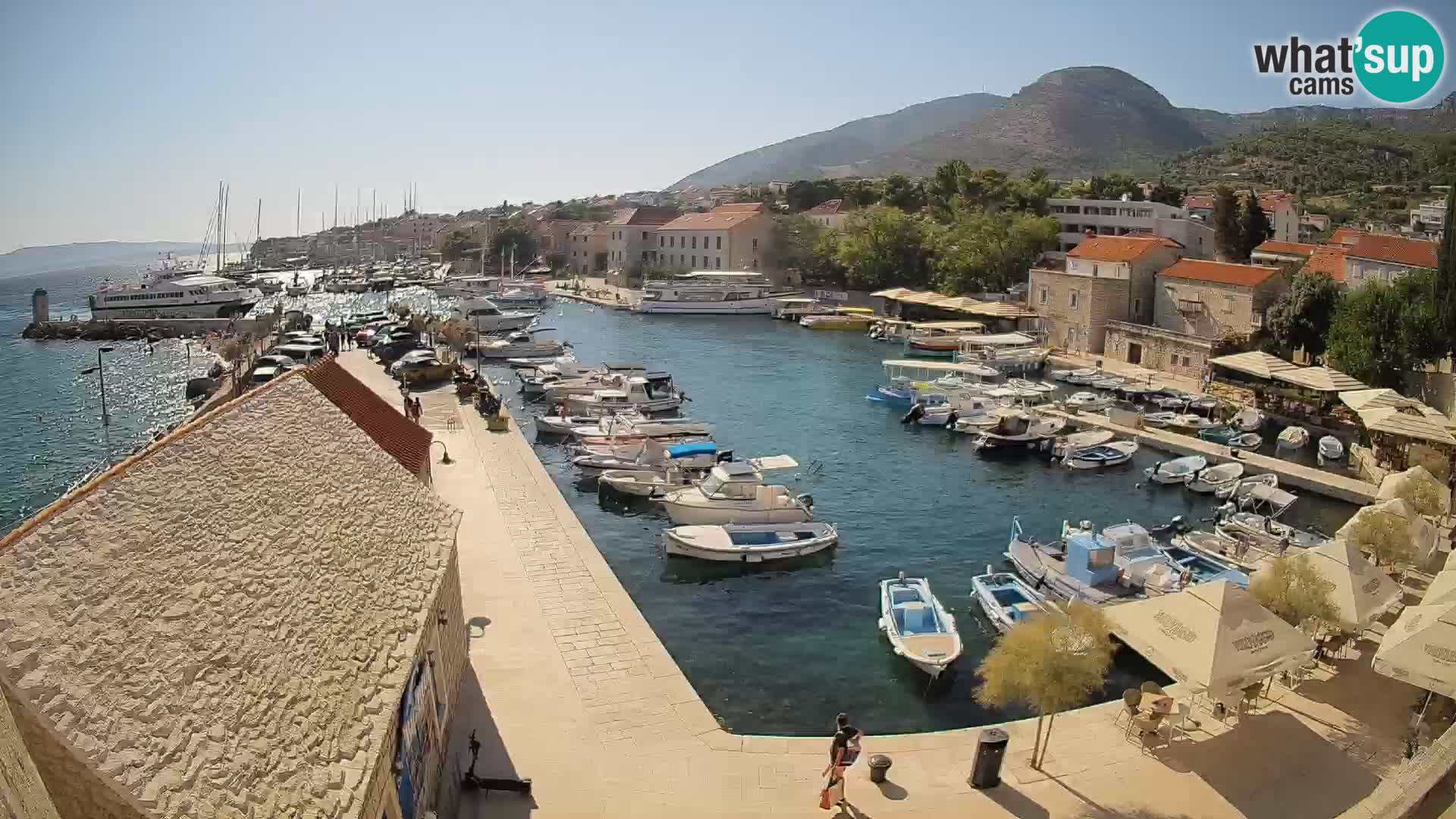 Webcam porto di Bol – Vista live sulla Riva e Marina