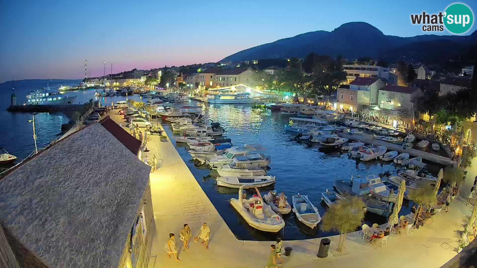 Webcam Bol Hafen – Liveblick auf Bol Riva & Marina