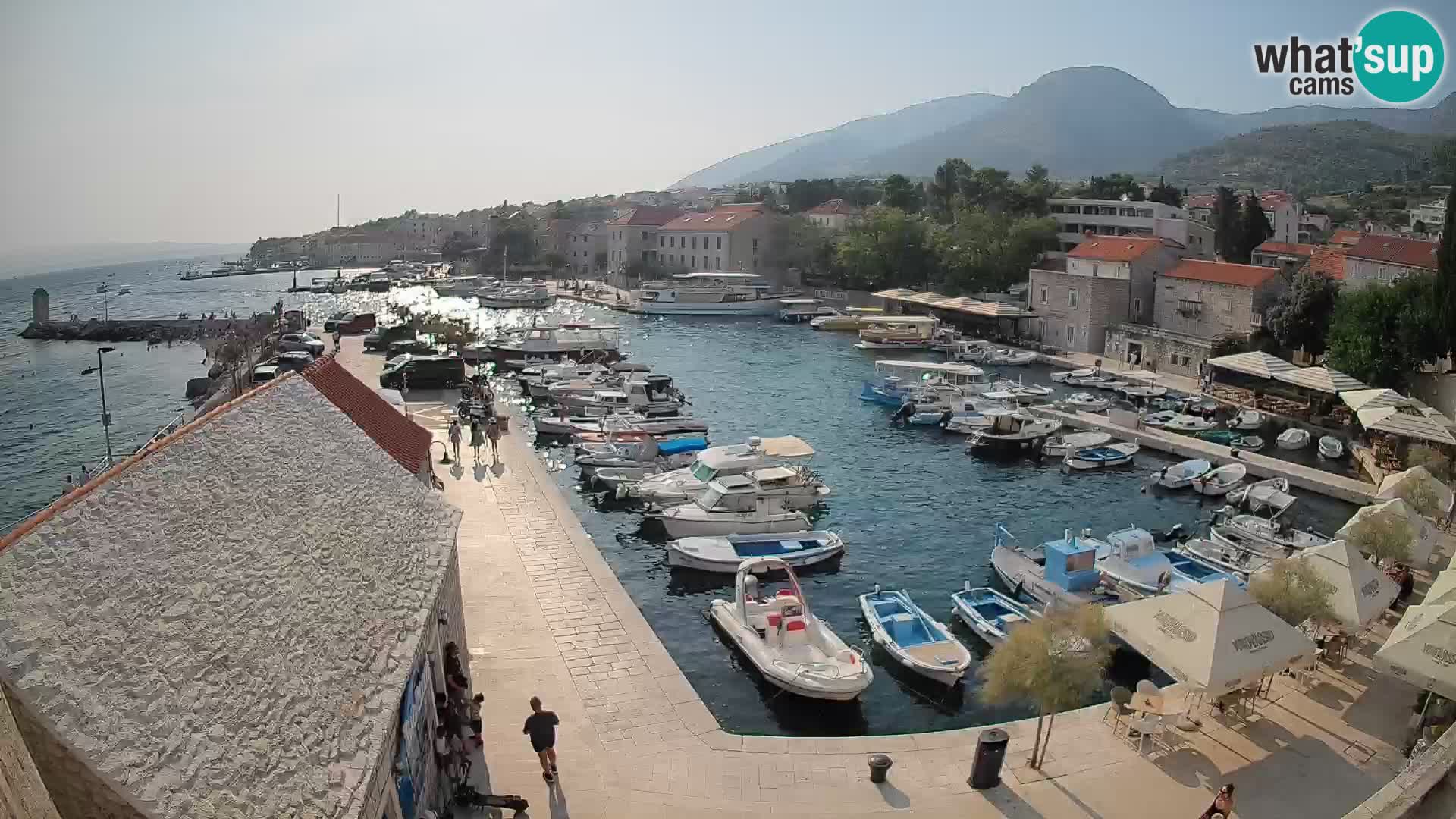 Webcam Bol Hafen – Liveblick auf Bol Riva & Marina