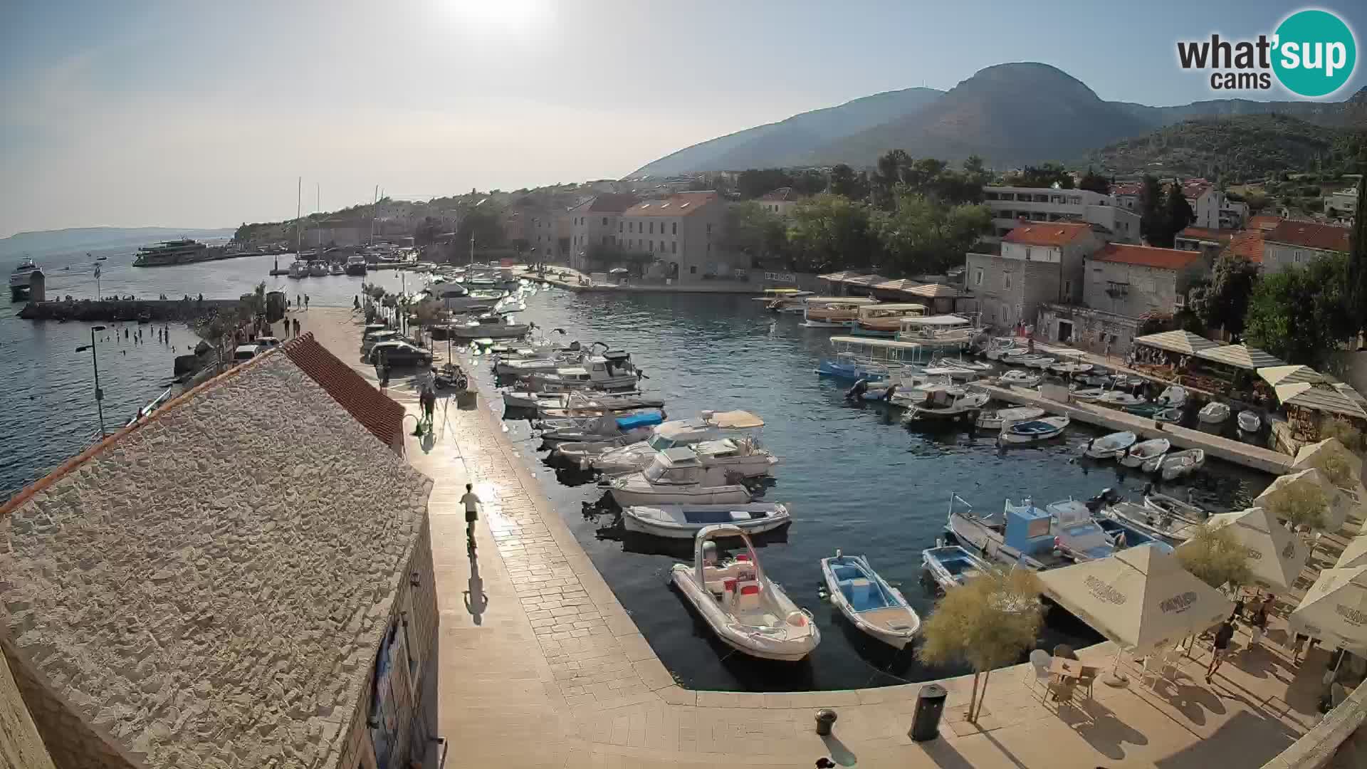 Webcam Bol Hafen – Liveblick auf Bol Riva & Marina
