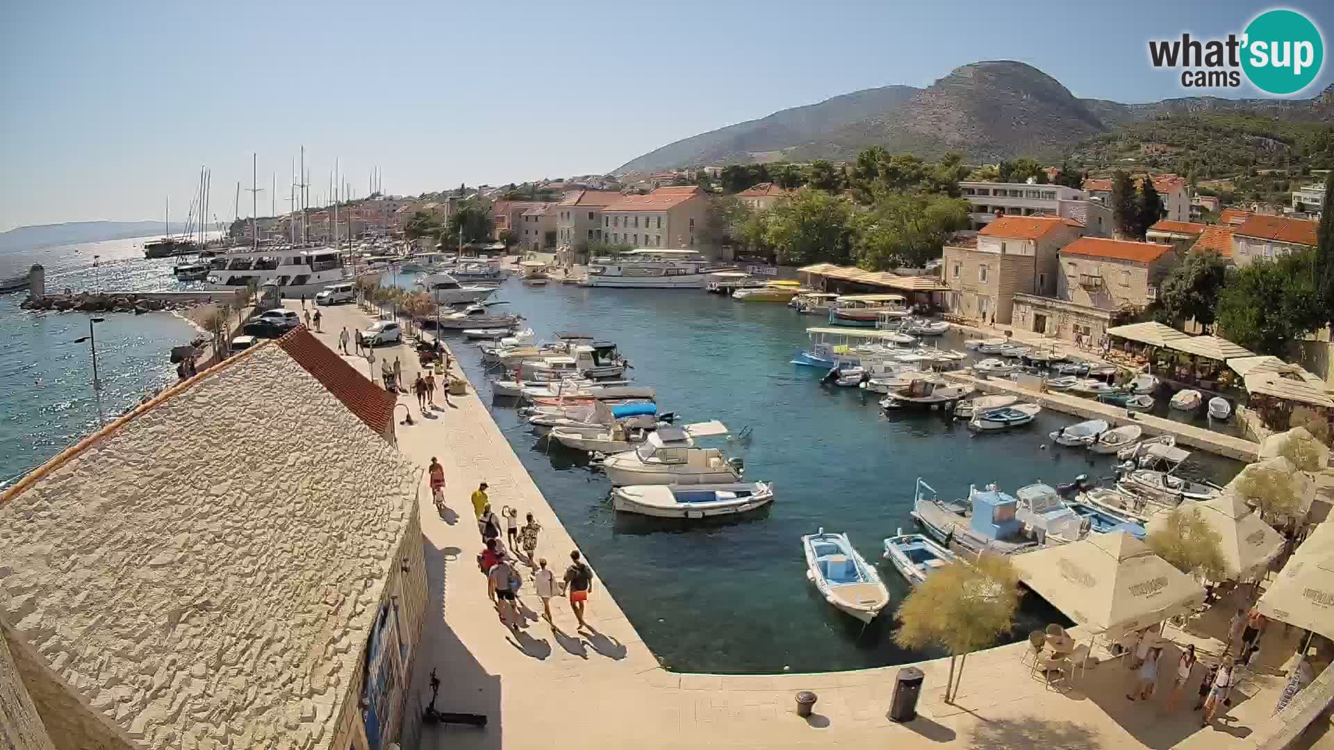 Webcam Bol Hafen – Liveblick auf Bol Riva & Marina