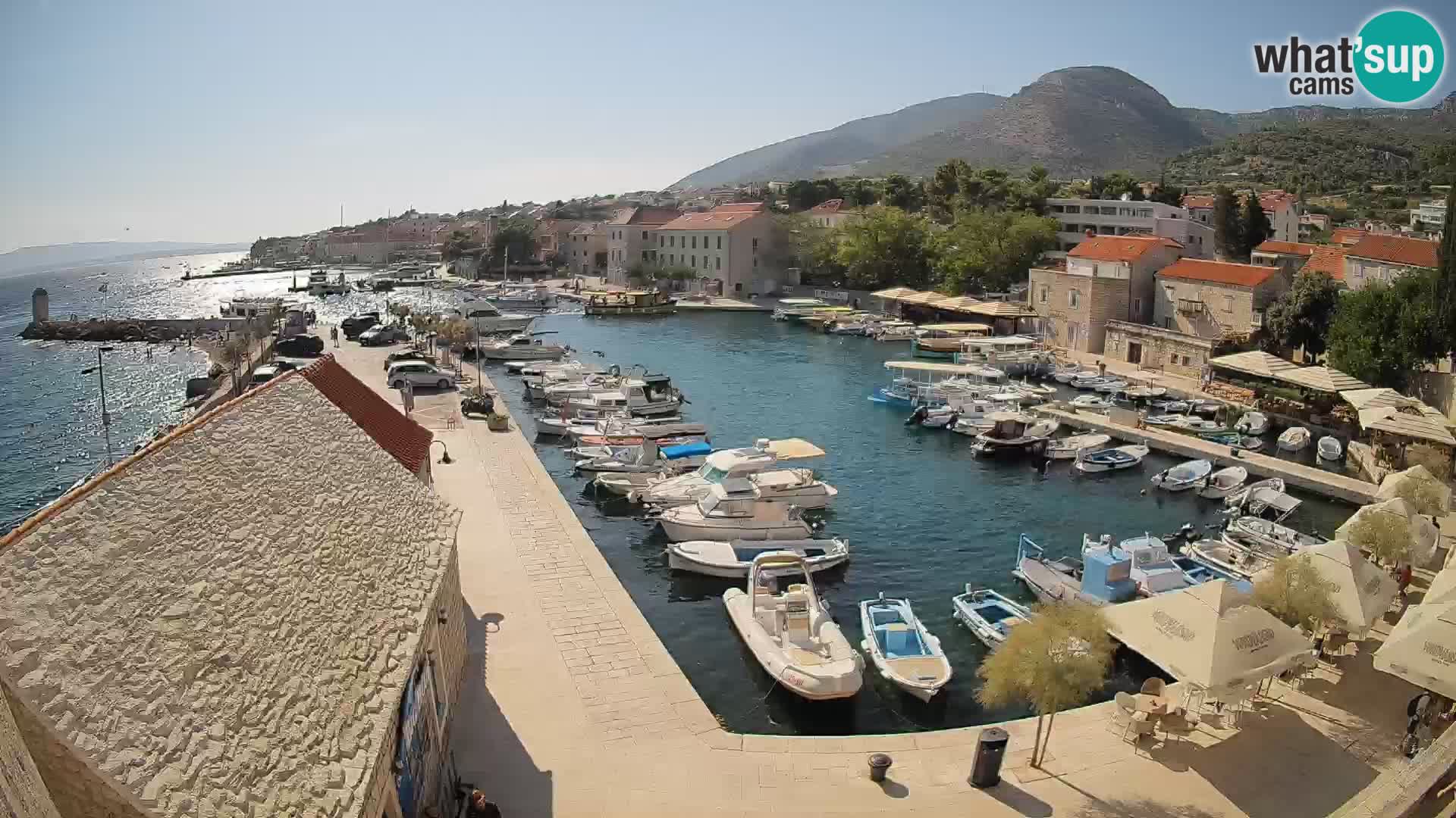 Webcam porto di Bol – Vista live sulla Riva e Marina