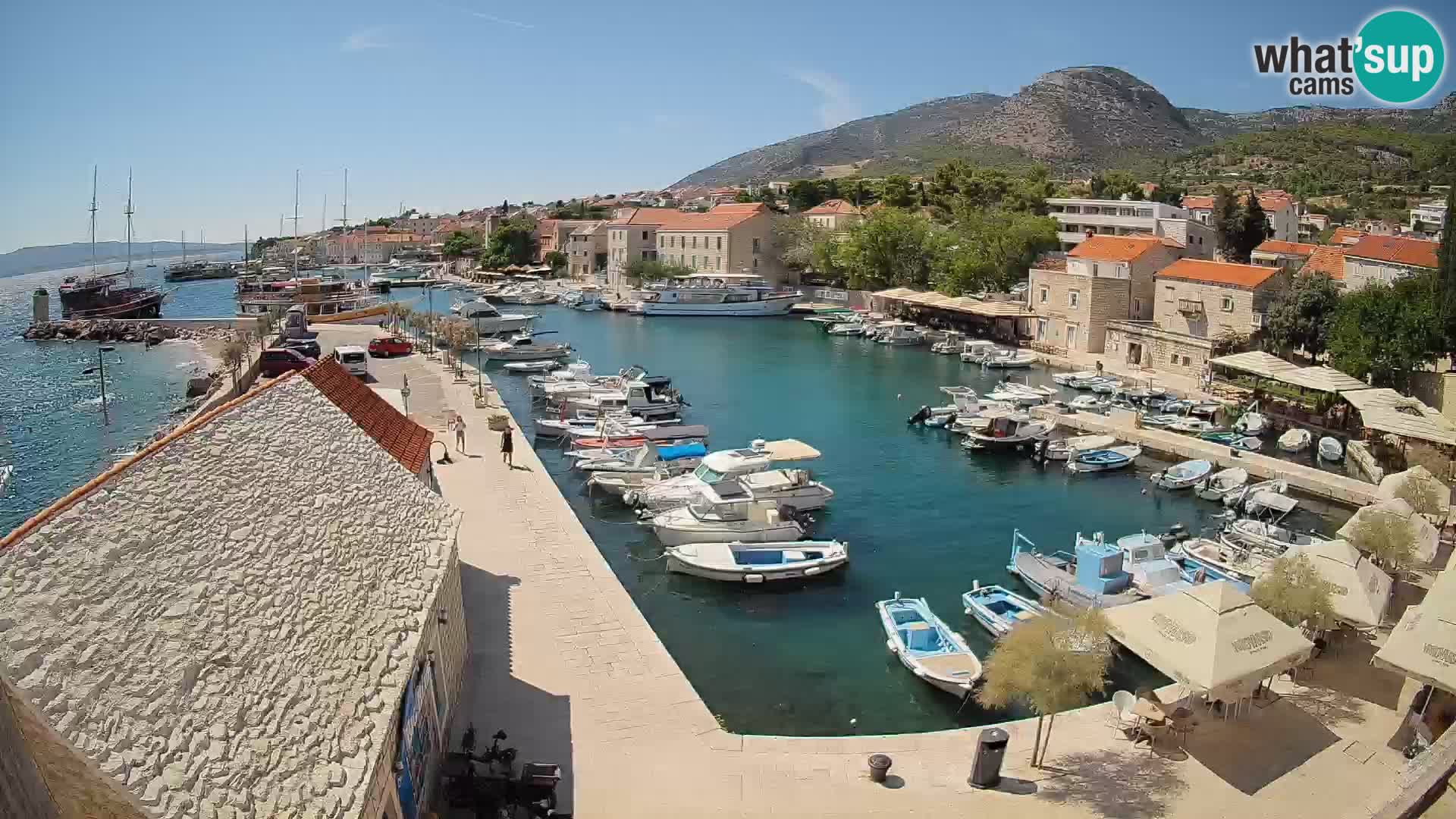 Webcam Bol Hafen – Liveblick auf Bol Riva & Marina