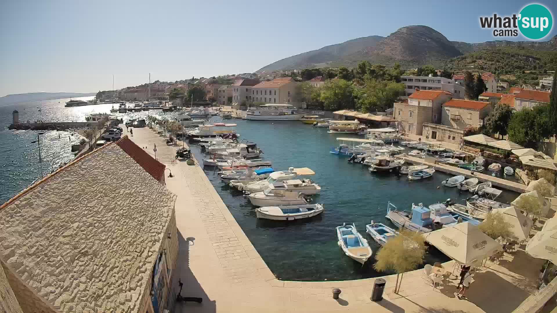 Webcam porto di Bol – Vista live sulla Riva e Marina