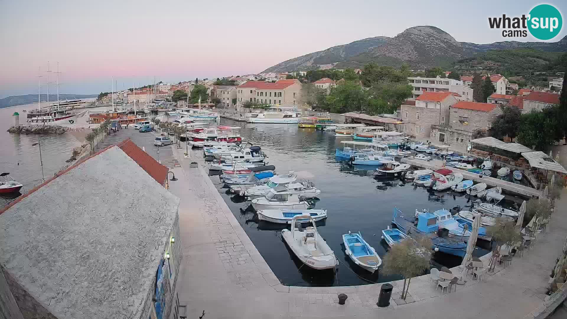 Webcam Bol Hafen – Liveblick auf Bol Riva & Marina