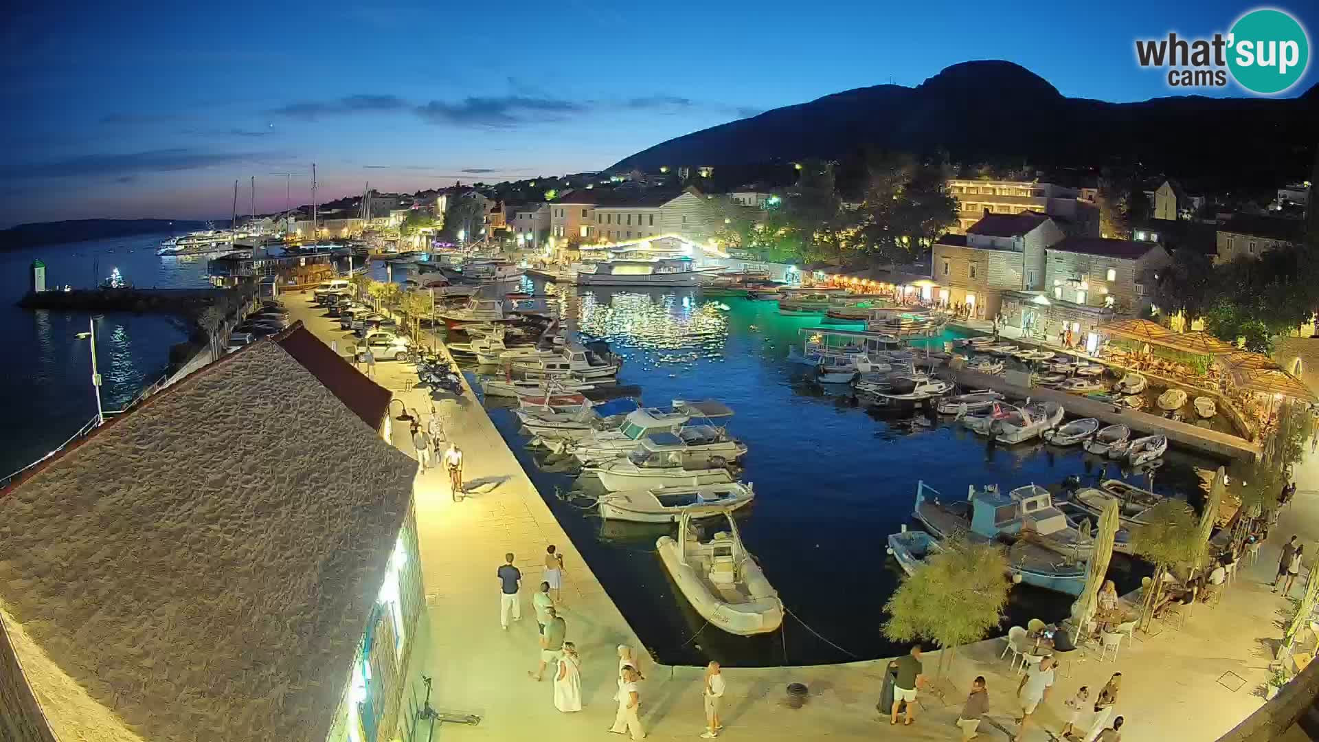Webcam Bol Hafen – Liveblick auf Bol Riva & Marina