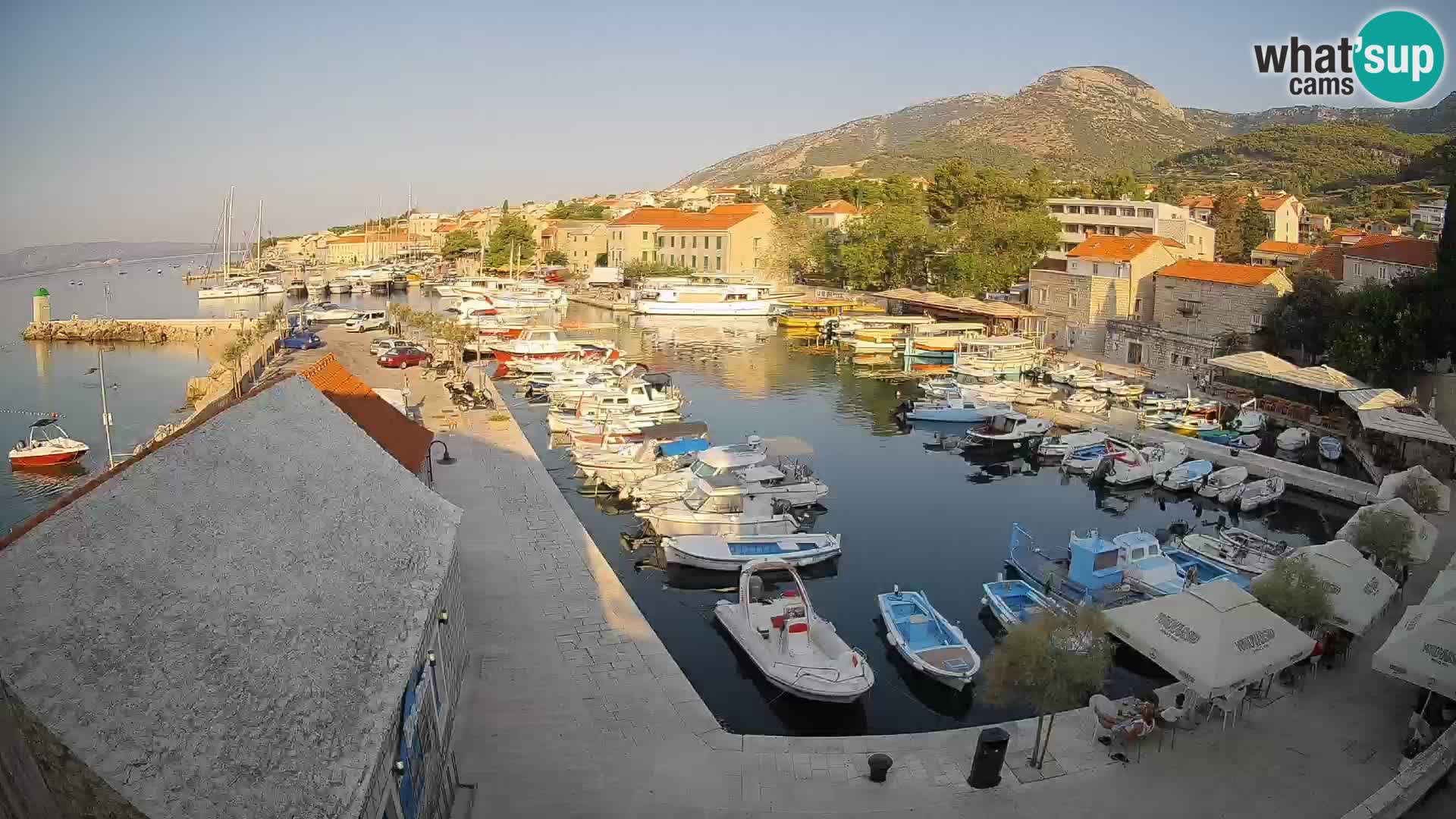 Webcam Bol Hafen – Liveblick auf Bol Riva & Marina