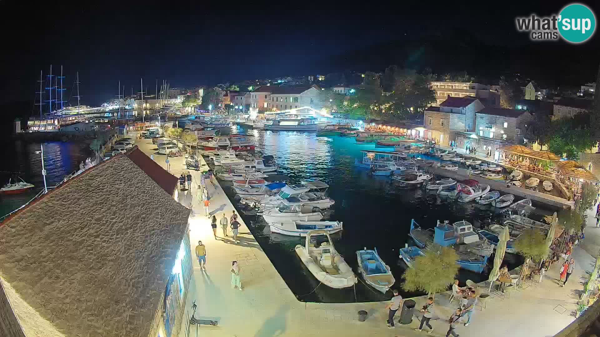 Webcam porto di Bol – Vista live sulla Riva e Marina