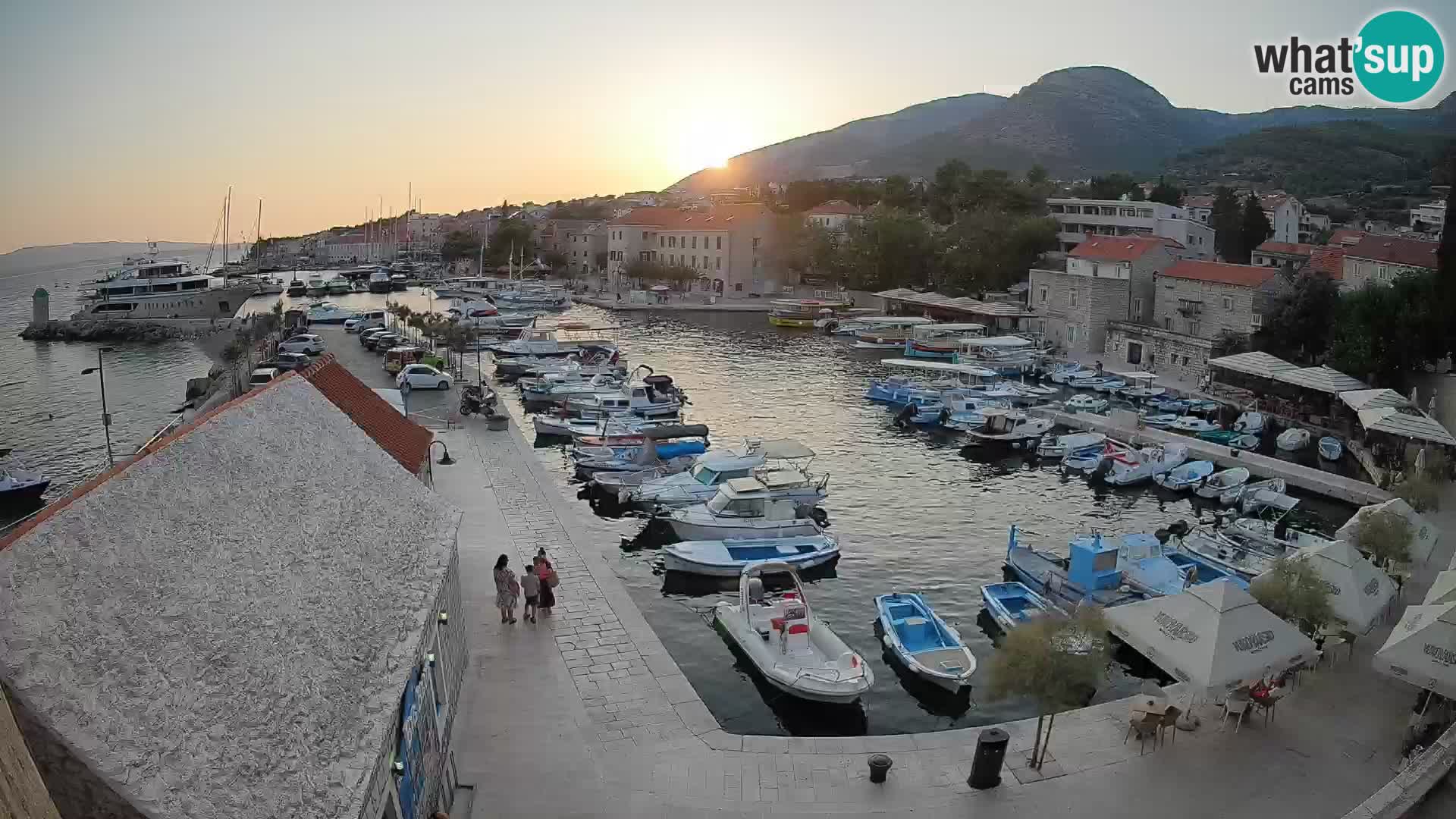 Webcam Bol Hafen – Liveblick auf Bol Riva & Marina