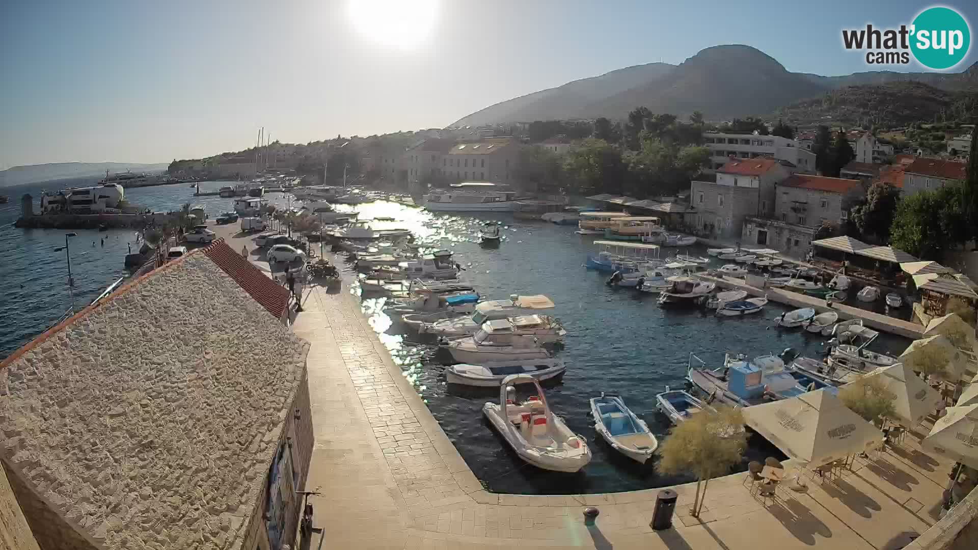 Webcam porto di Bol – Vista live sulla Riva e Marina