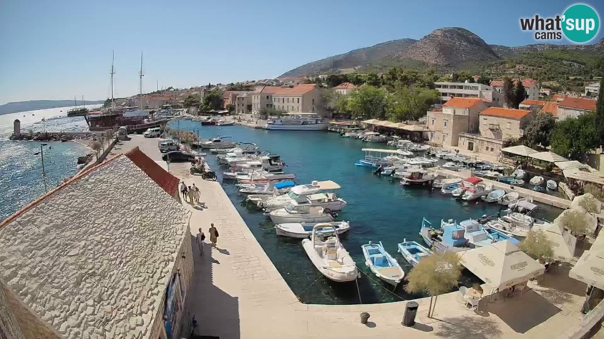 Webcam Bol Hafen – Liveblick auf Bol Riva & Marina