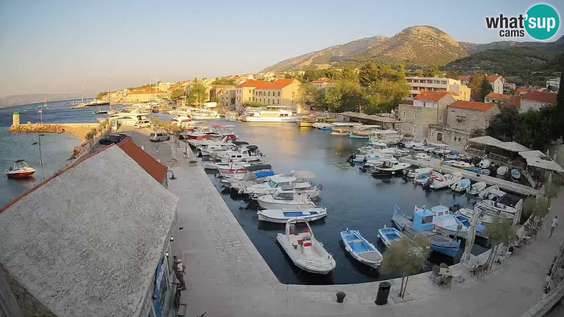 Webcam Bol Harbour – Live View of Bol Riva & Marina