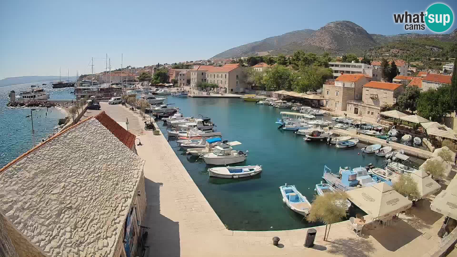 Webcam Bol Harbour – Live View of Bol Riva & Marina