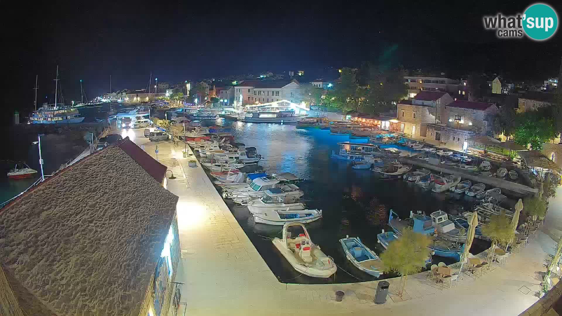 Webcam porto di Bol – Vista live sulla Riva e Marina