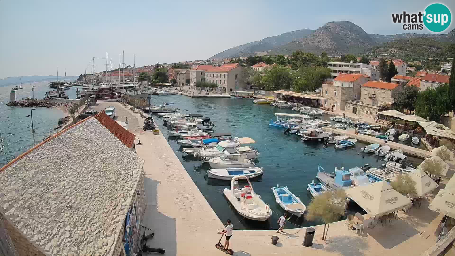 Webcam Bol Harbour – Live View of Bol Riva & Marina