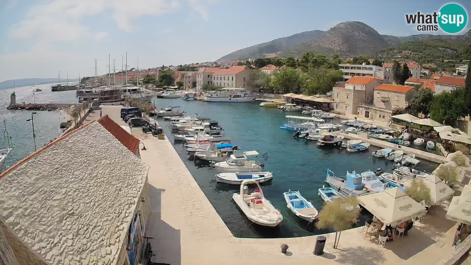 Webcam porto di Bol – Vista live sulla Riva e Marina