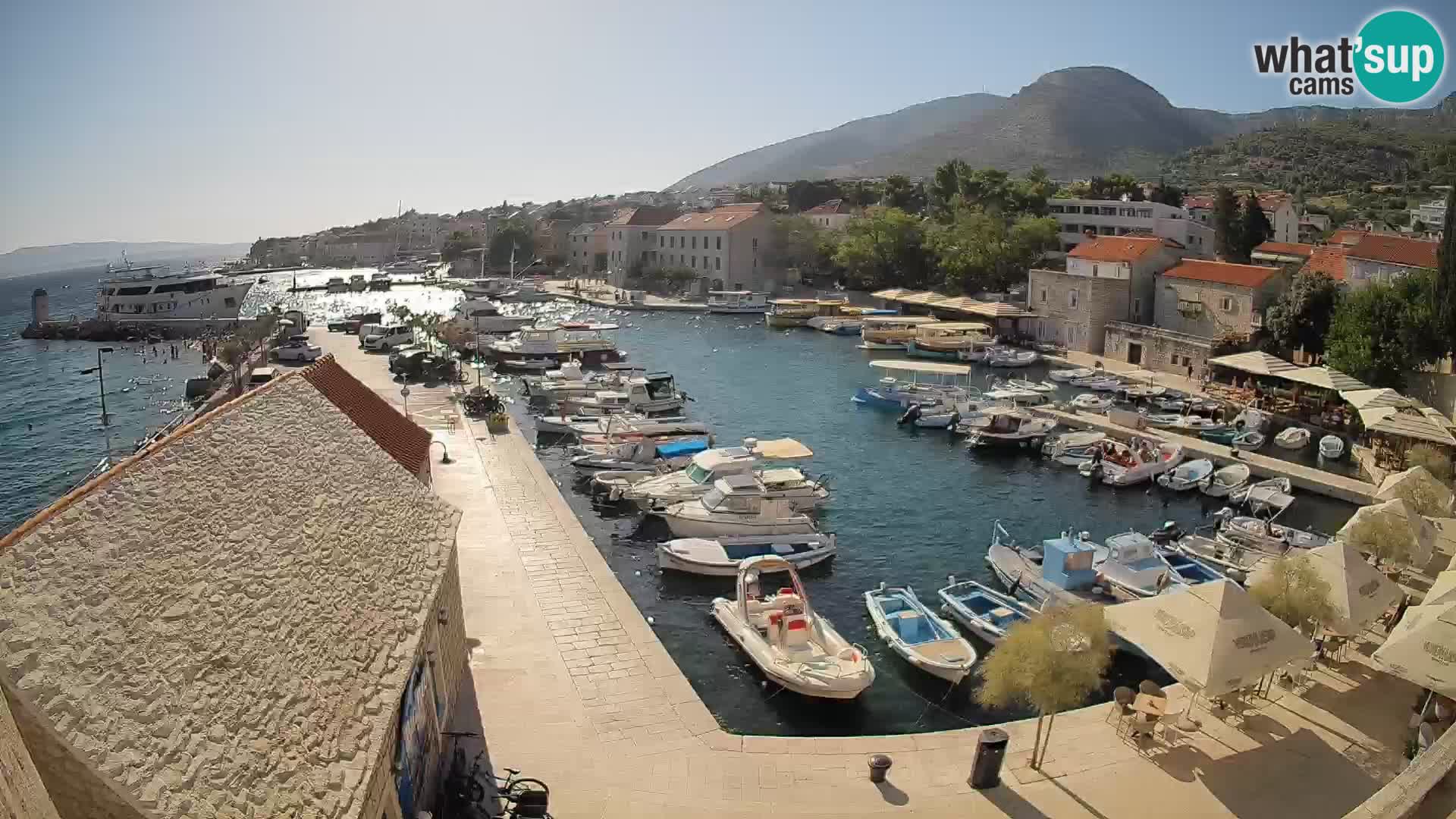 Webcam Bol Hafen – Liveblick auf Bol Riva & Marina