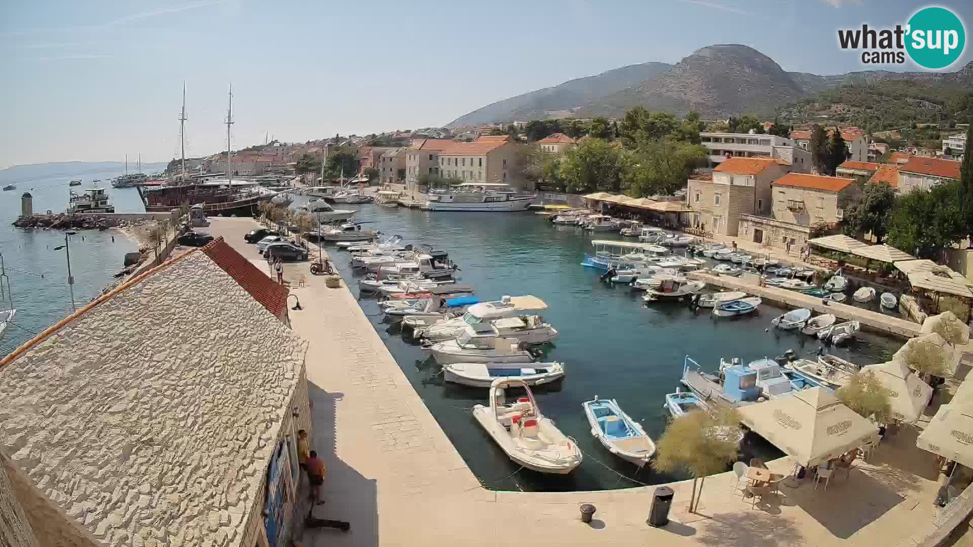 Webcam Bol Harbour – Live View of Bol Riva & Marina