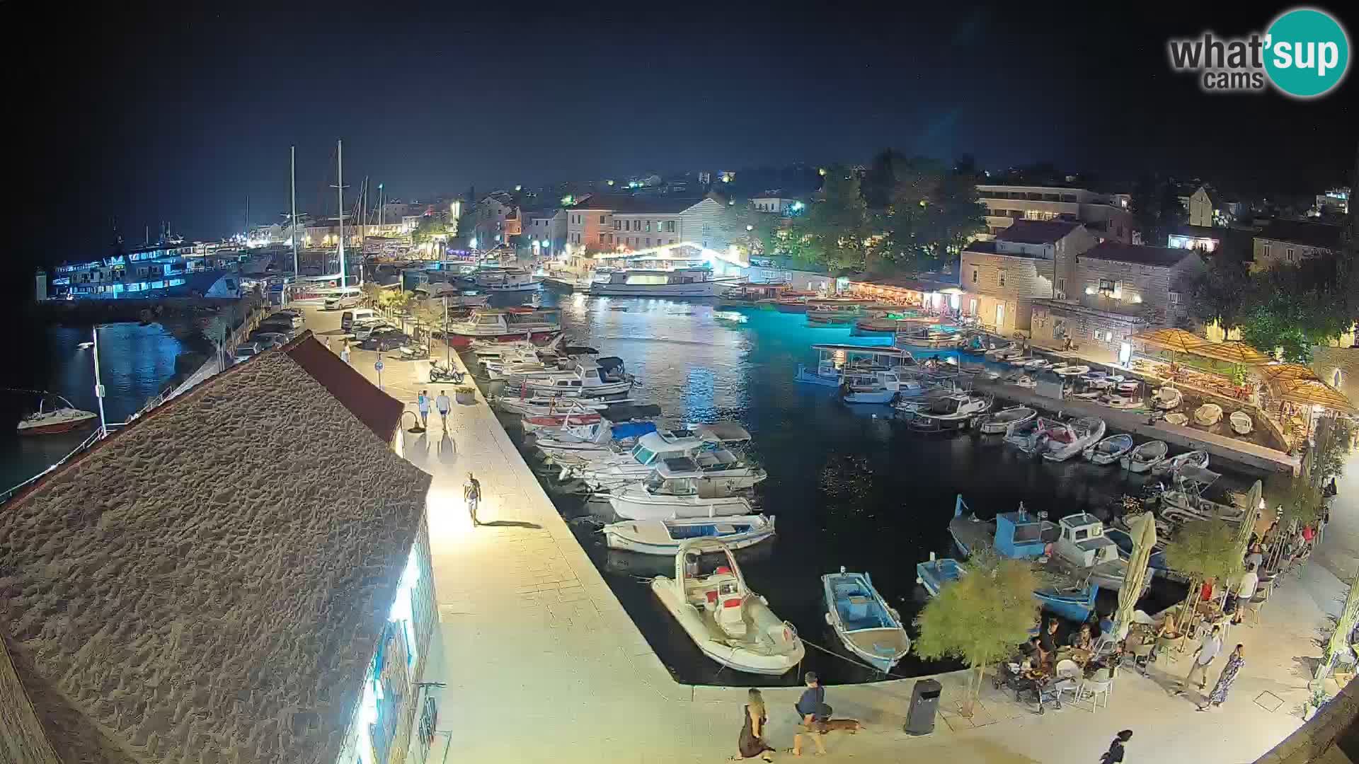 Webcam porto di Bol – Vista live sulla Riva e Marina
