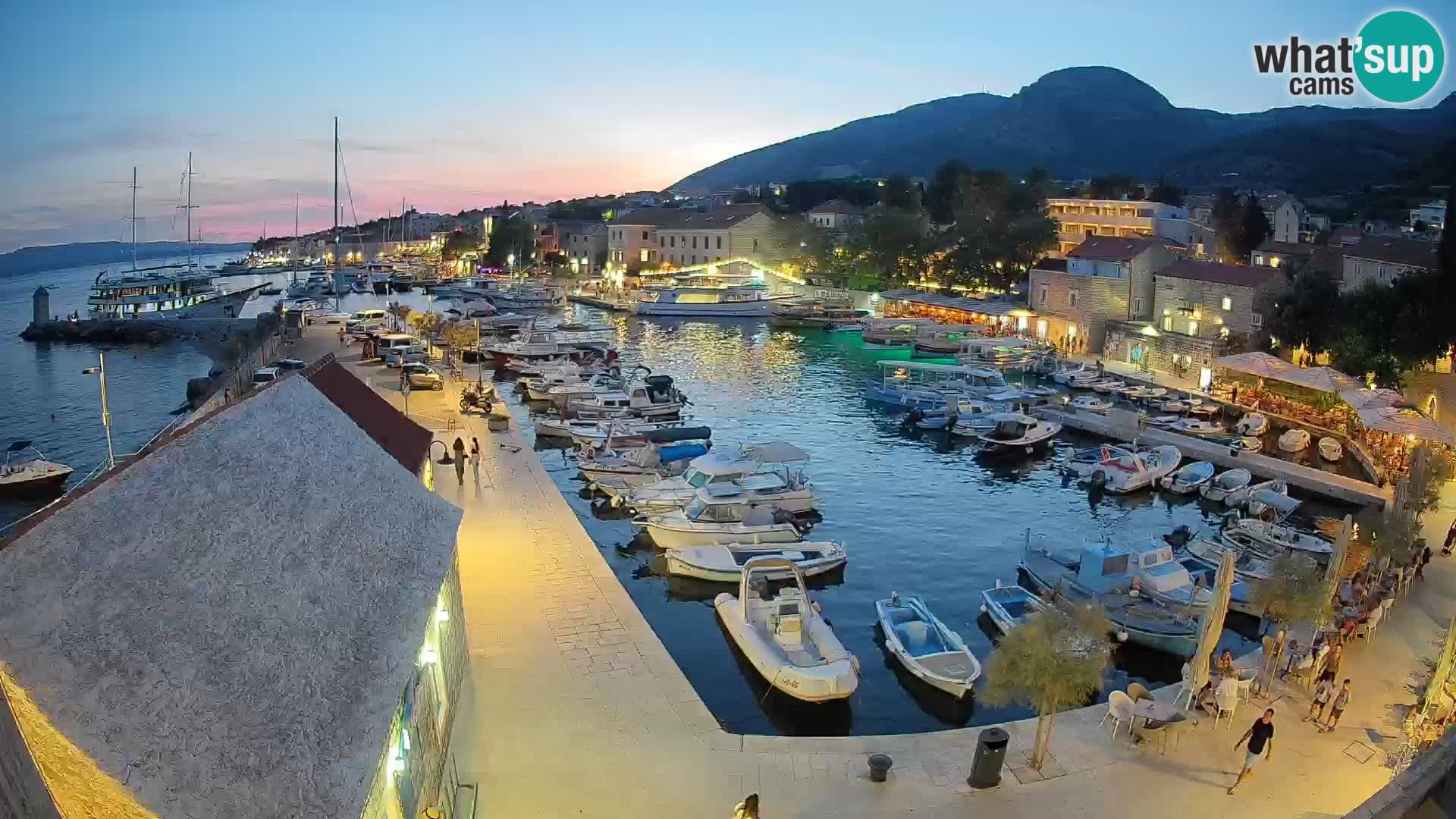 Webcam Bol Hafen – Liveblick auf Bol Riva & Marina