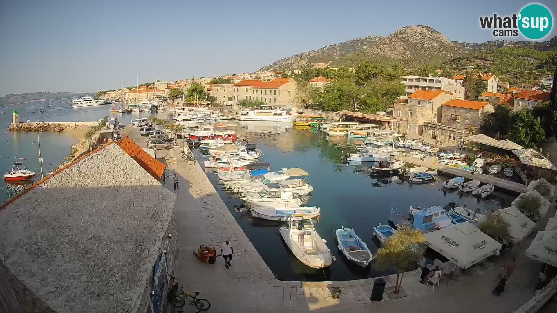 Webcam porto di Bol – Vista live sulla Riva e Marina
