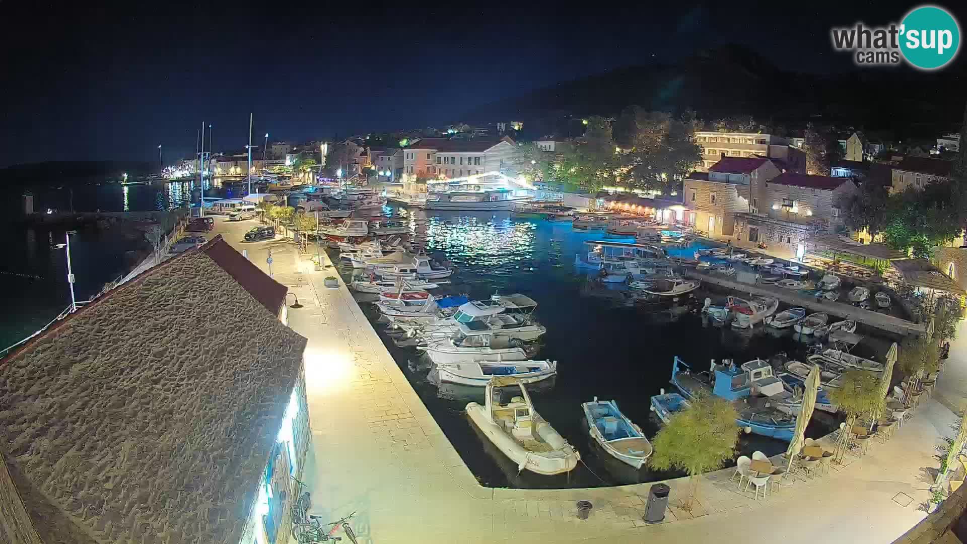 Webcam porto di Bol – Vista live sulla Riva e Marina