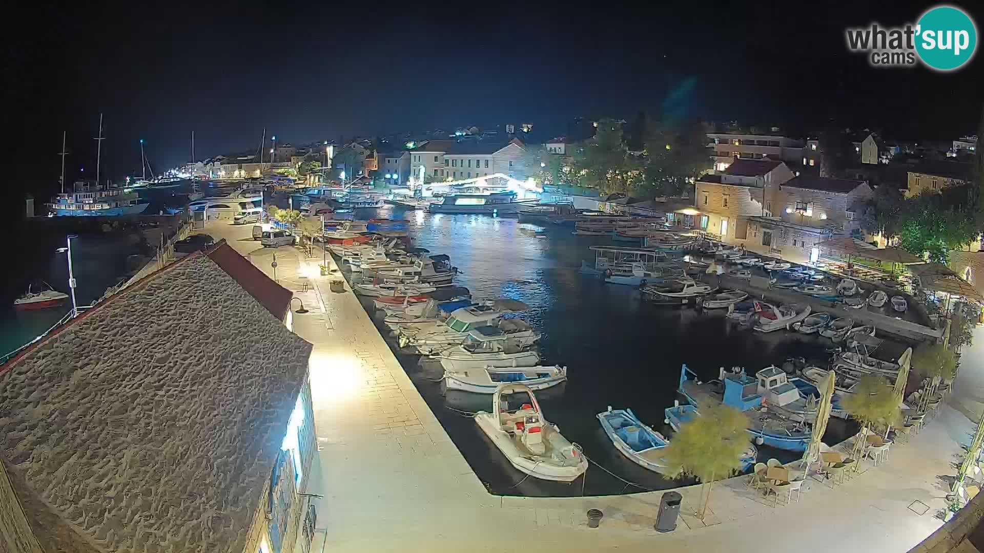 Webcam Bol Hafen – Liveblick auf Bol Riva & Marina