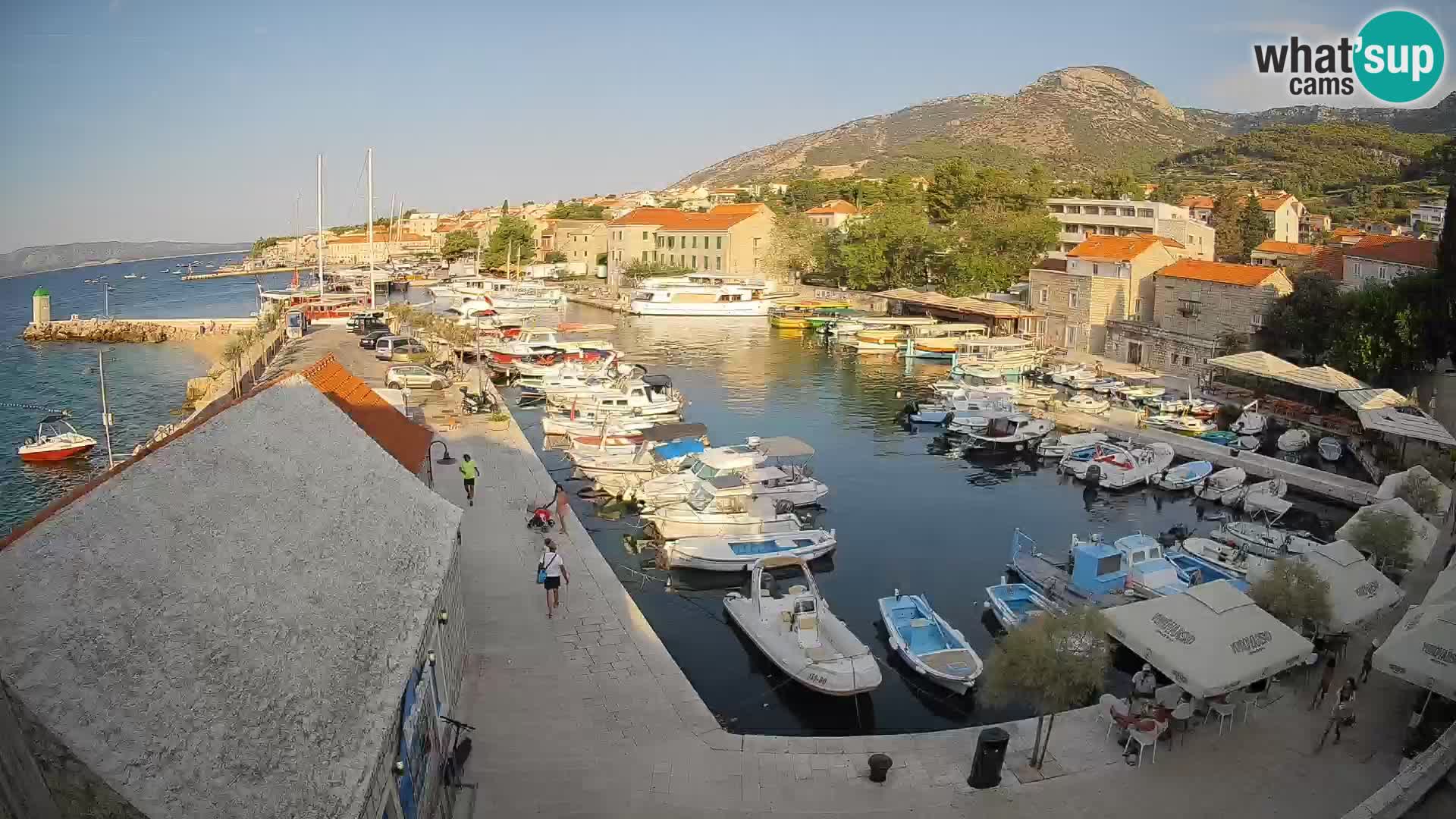 Webcam porto di Bol – Vista live sulla Riva e Marina