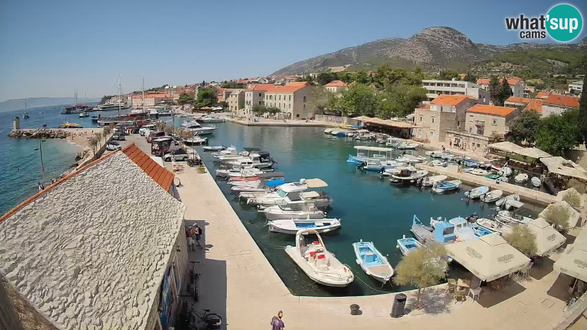Webcam porto di Bol – Vista live sulla Riva e Marina