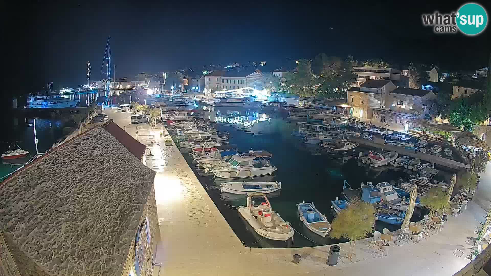 Webcam Bol Hafen – Liveblick auf Bol Riva & Marina