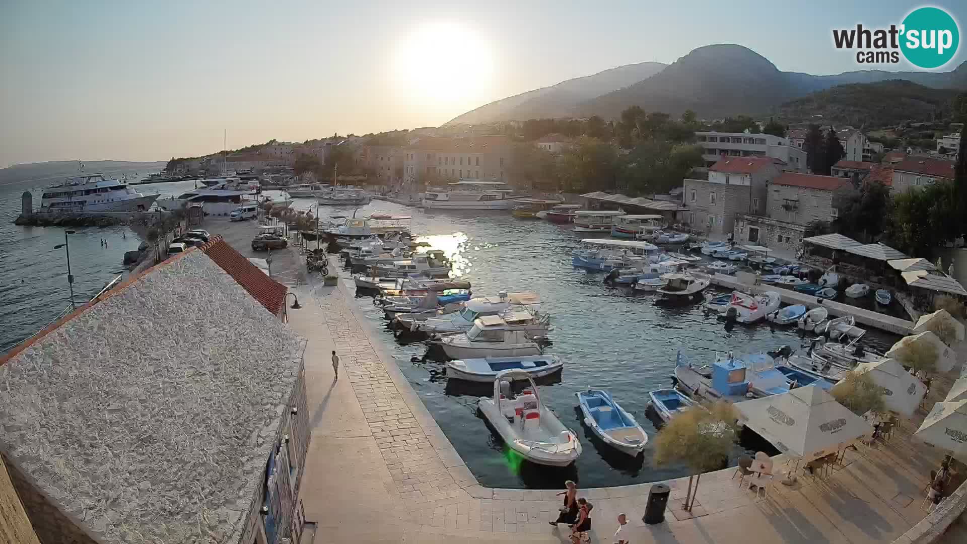 Webcam Bol Hafen – Liveblick auf Bol Riva & Marina