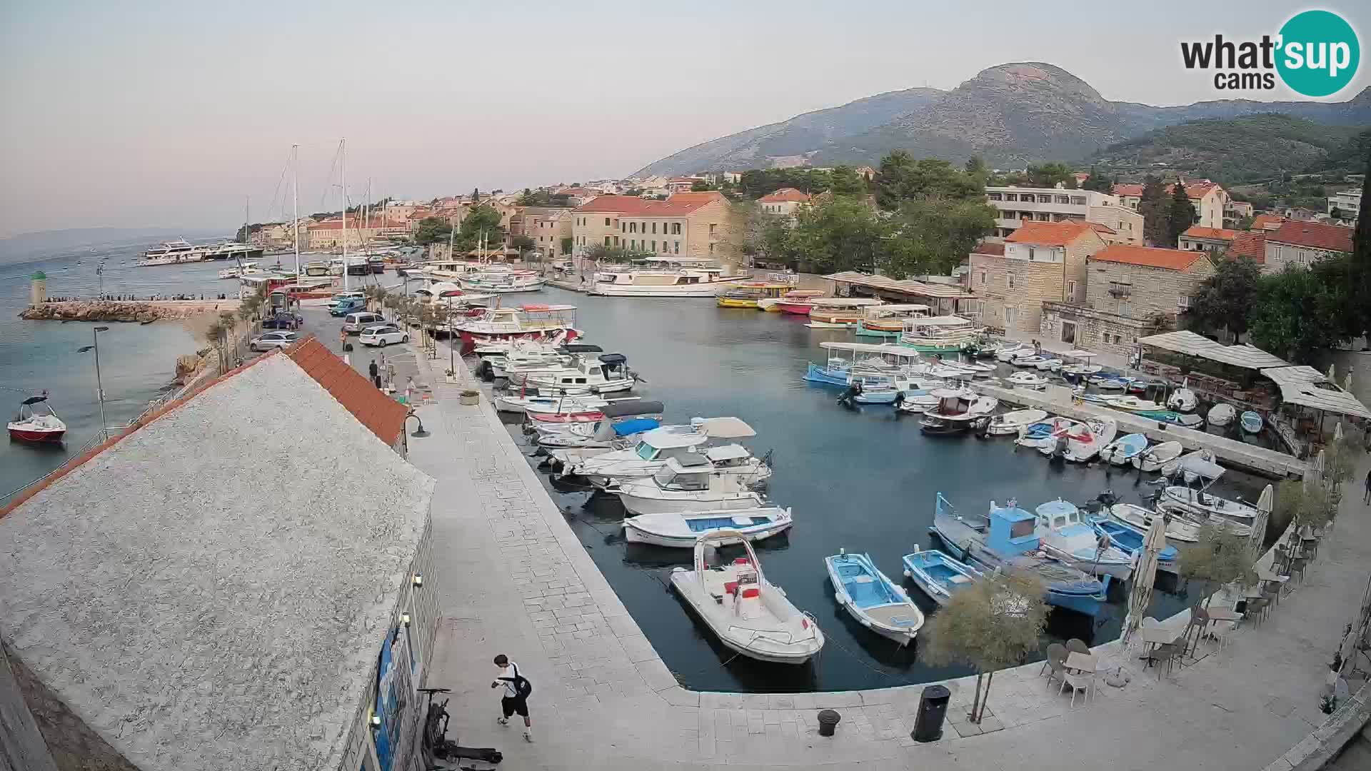Webcam Bol Harbour – Live View of Bol Riva & Marina