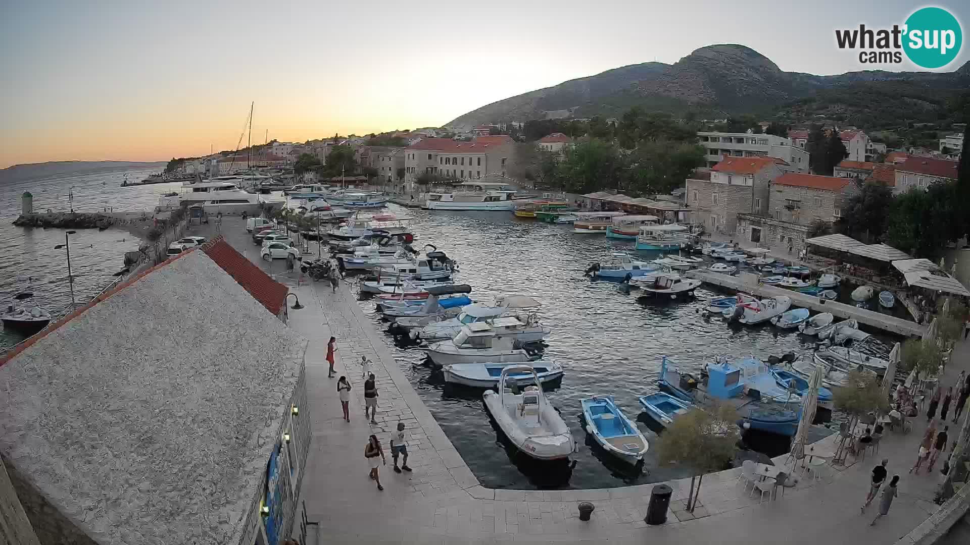 Webcam Bol Hafen – Liveblick auf Bol Riva & Marina