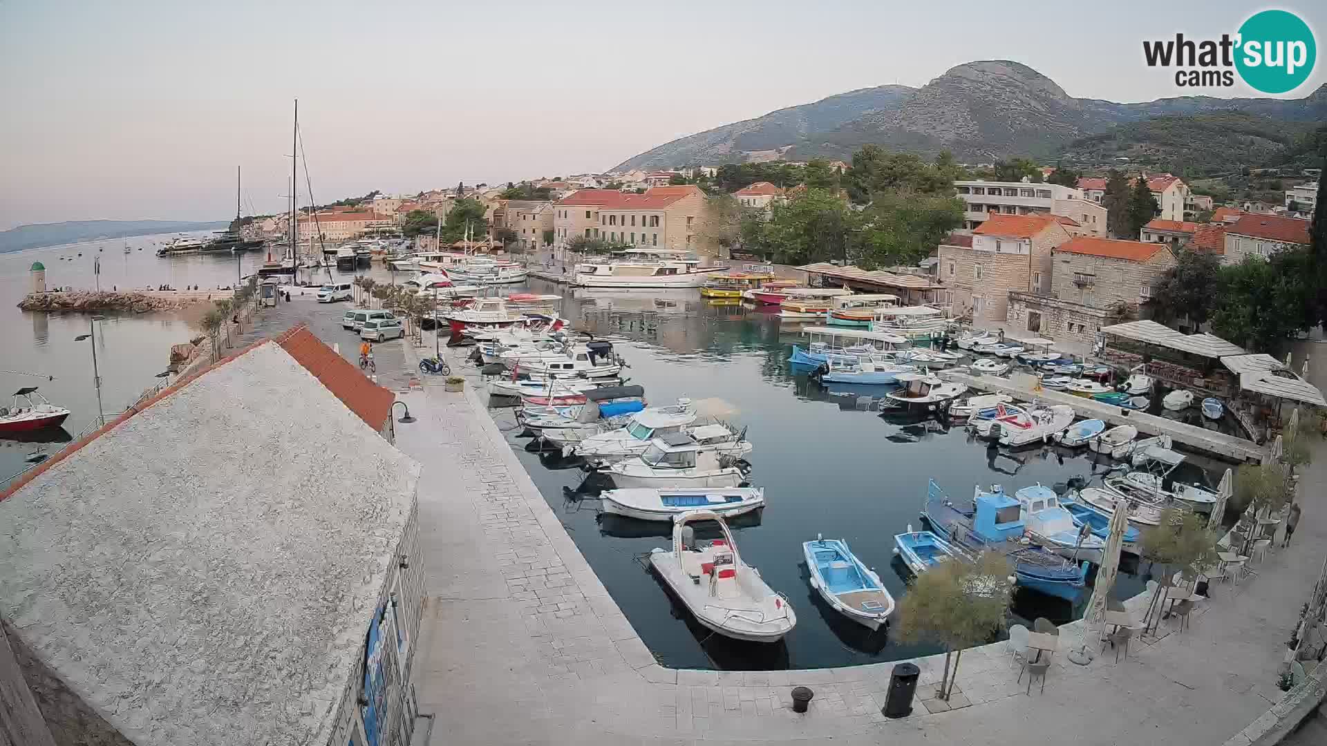 Webcam Bol Harbour – Live View of Bol Riva & Marina