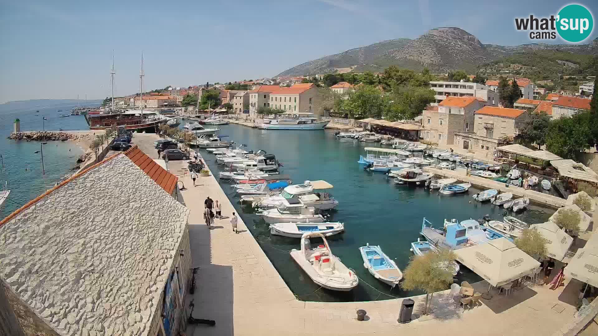 Webcam Bol Harbour – Live View of Bol Riva & Marina