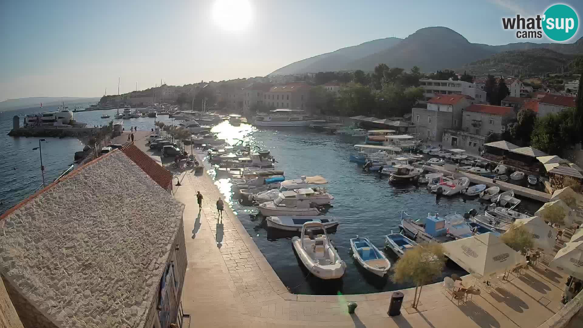 Webcam Bol Hafen – Liveblick auf Bol Riva & Marina