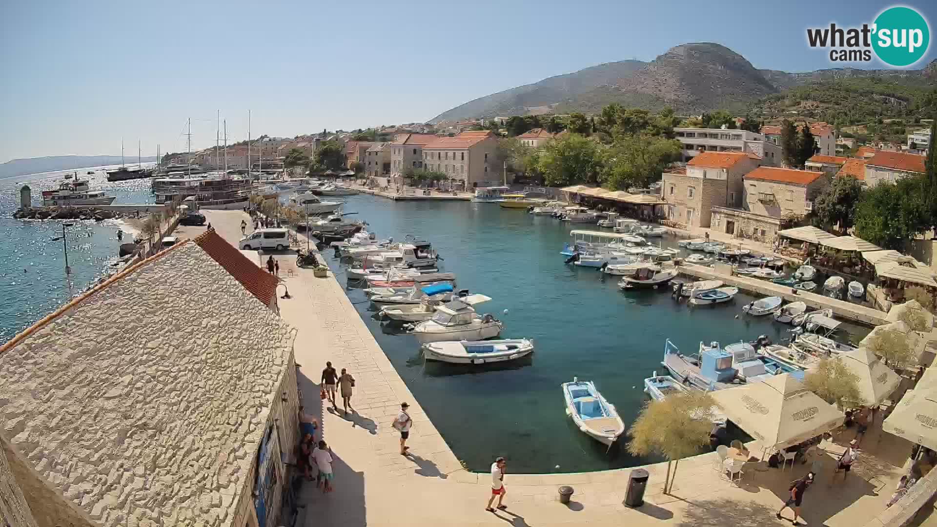 Webcam porto di Bol – Vista live sulla Riva e Marina