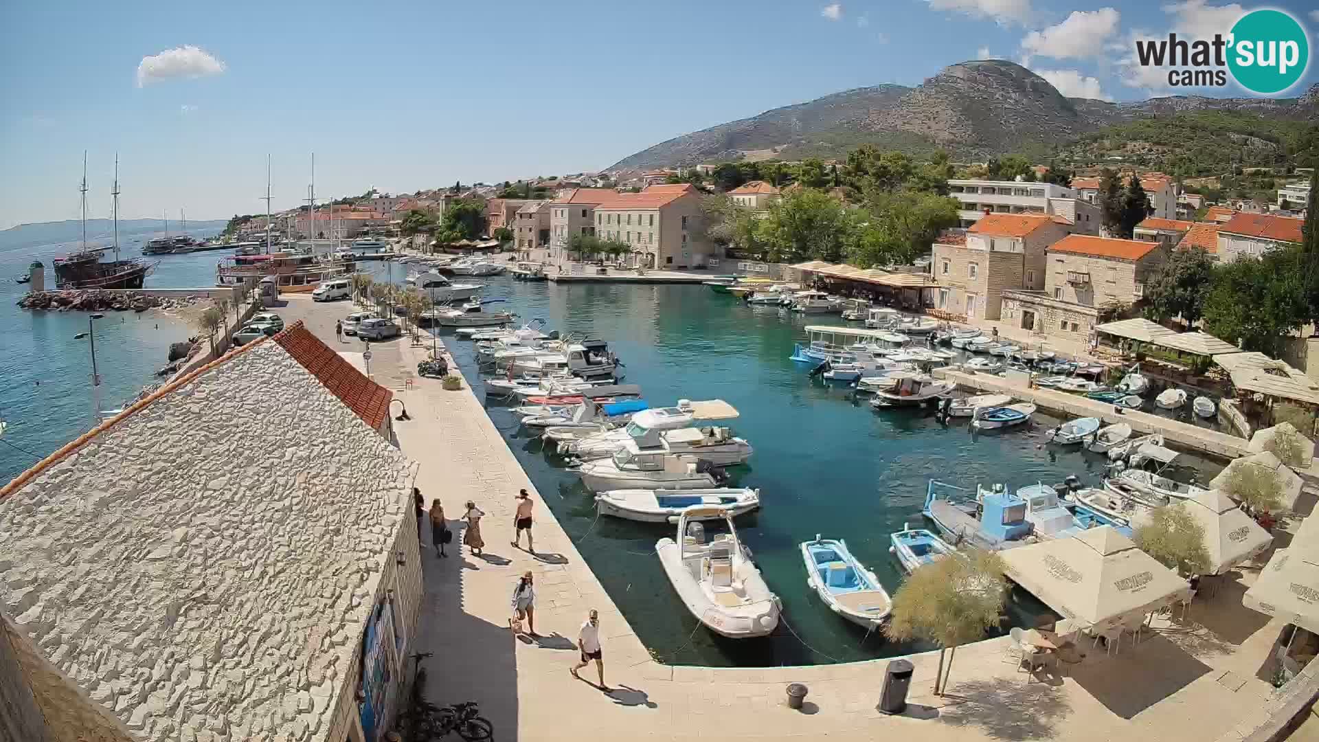 Webcam porto di Bol – Vista live sulla Riva e Marina