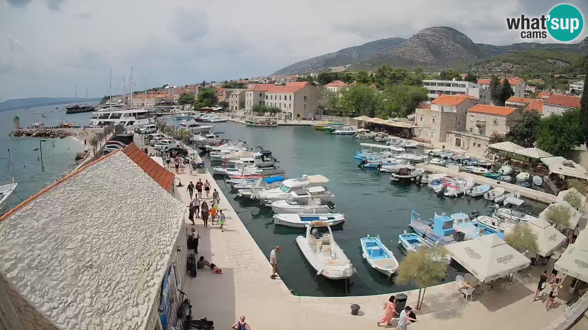 Webcam Bol Hafen – Liveblick auf Bol Riva & Marina