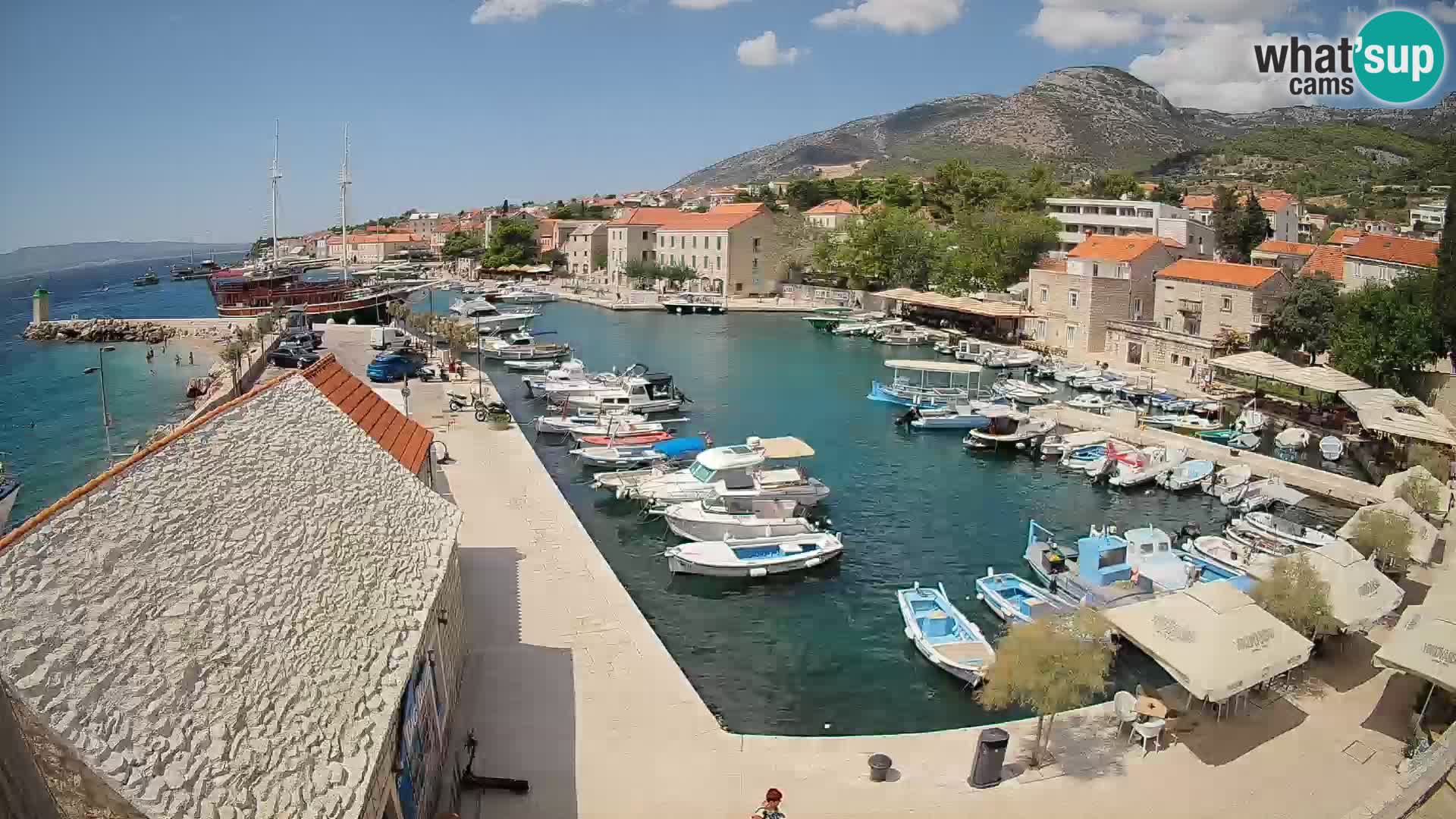 Webcam Bol Harbour – Live View of Bol Riva & Marina