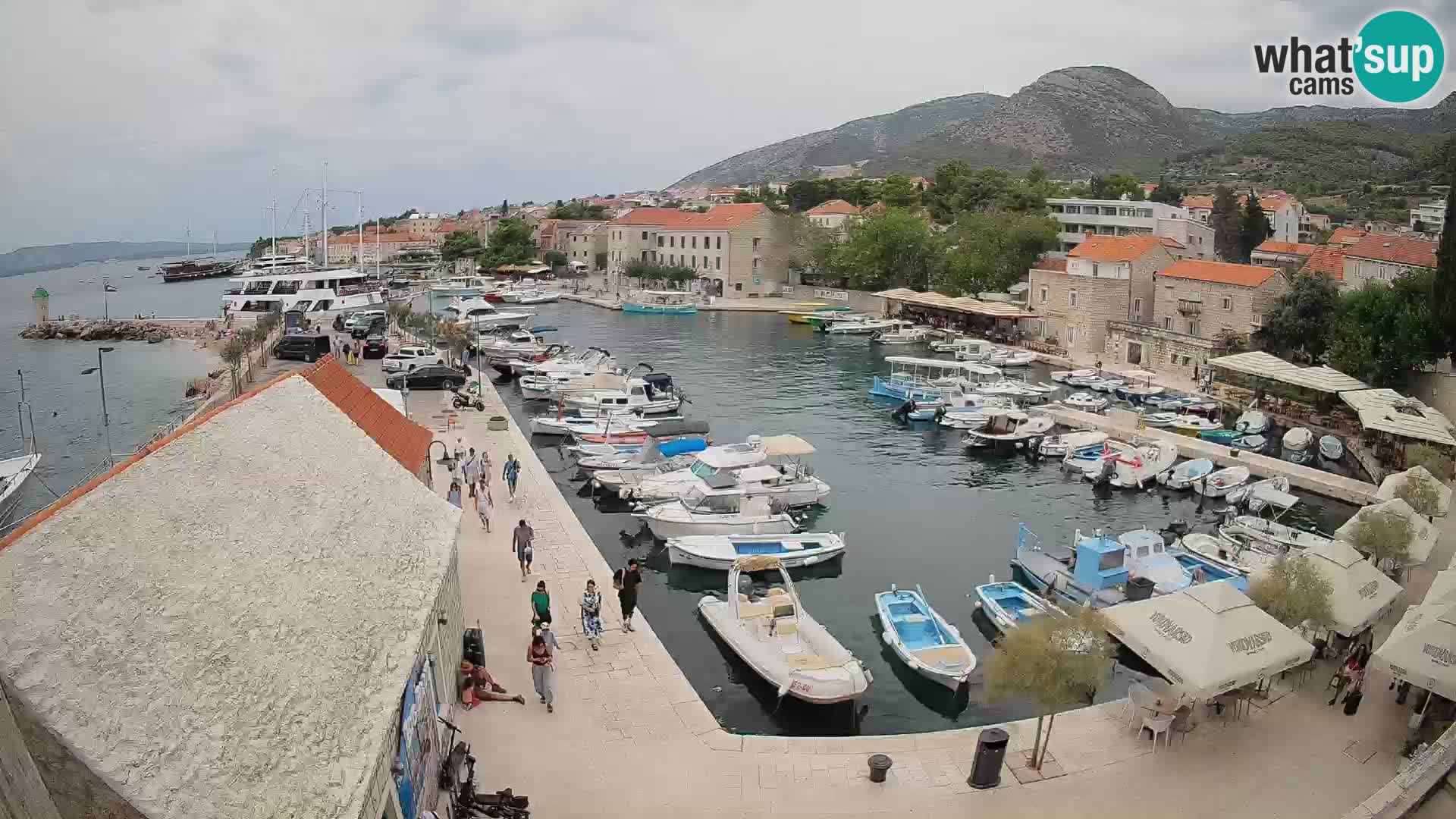 Webcam porto di Bol – Vista live sulla Riva e Marina