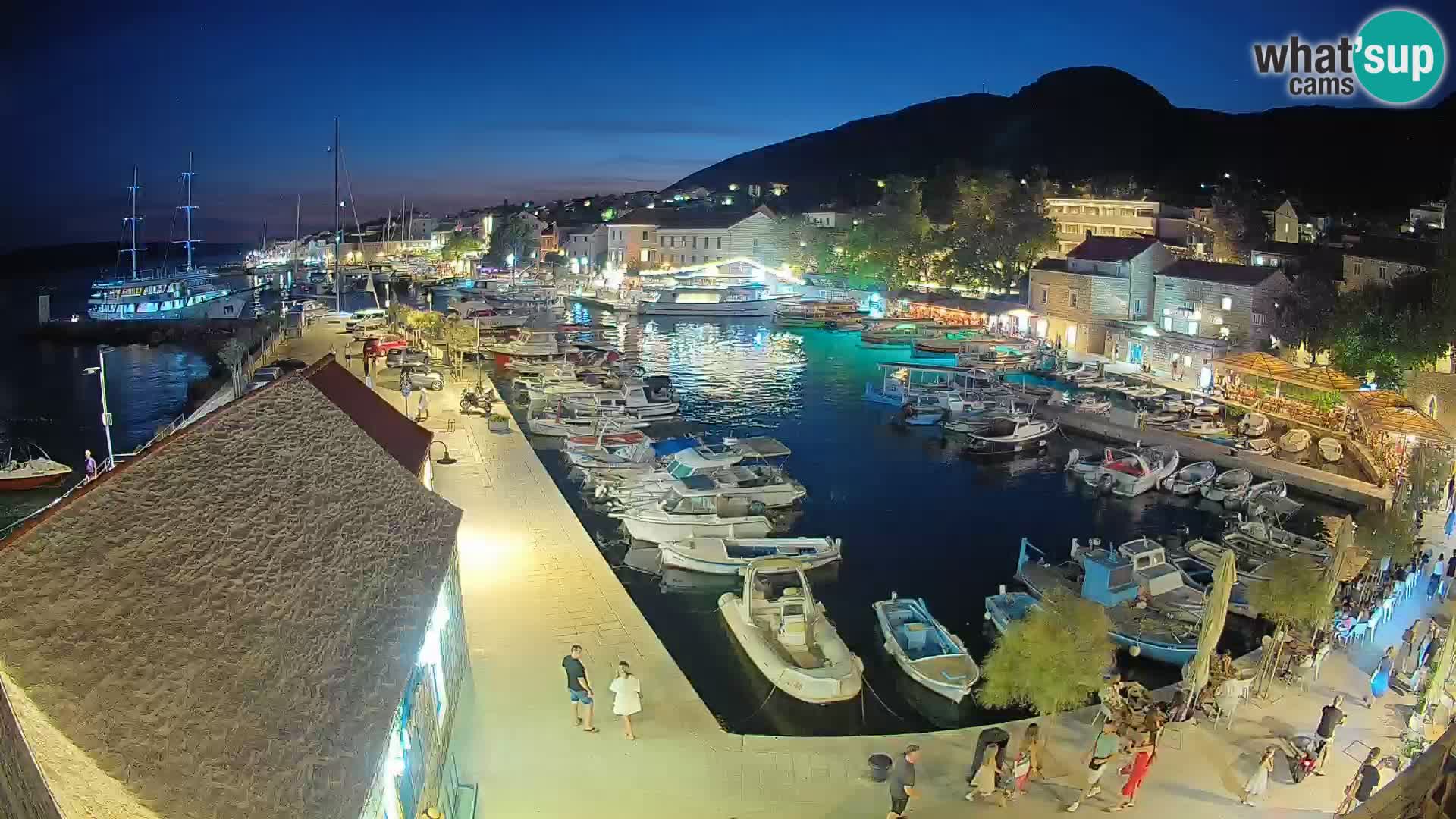 Webcam Bol Harbour – Live View of Bol Riva & Marina