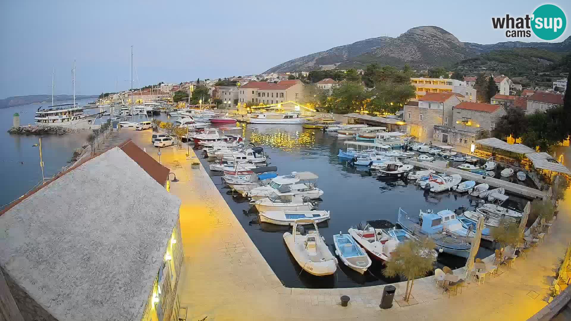 Webcam Bol Harbour – Live View of Bol Riva & Marina