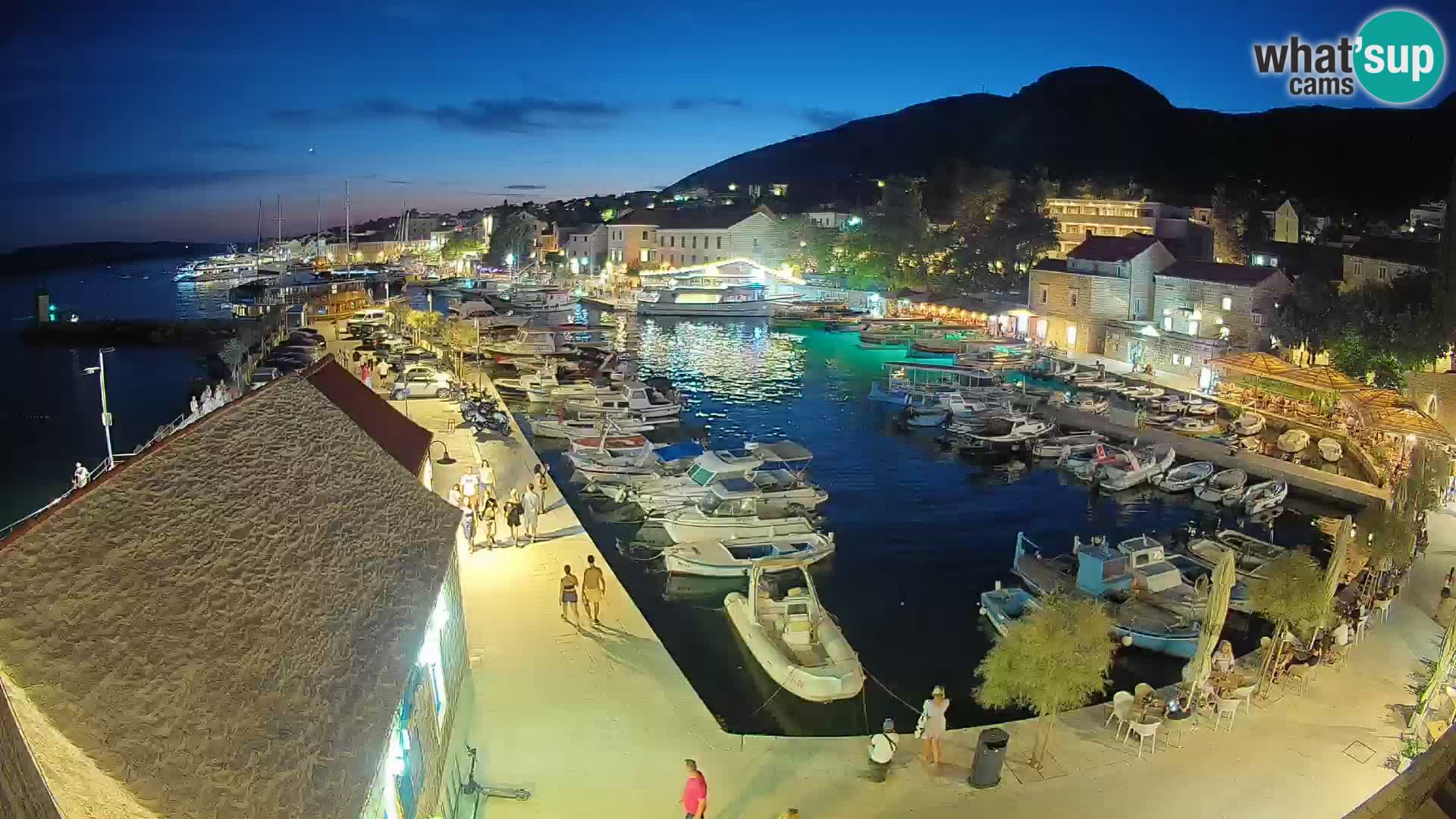 Webcam Bol Hafen – Liveblick auf Bol Riva & Marina