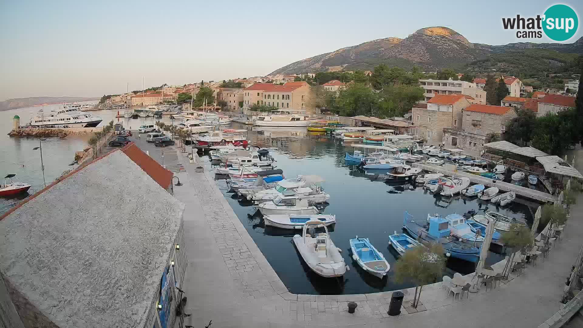 Webcam Bol Harbour – Live View of Bol Riva & Marina